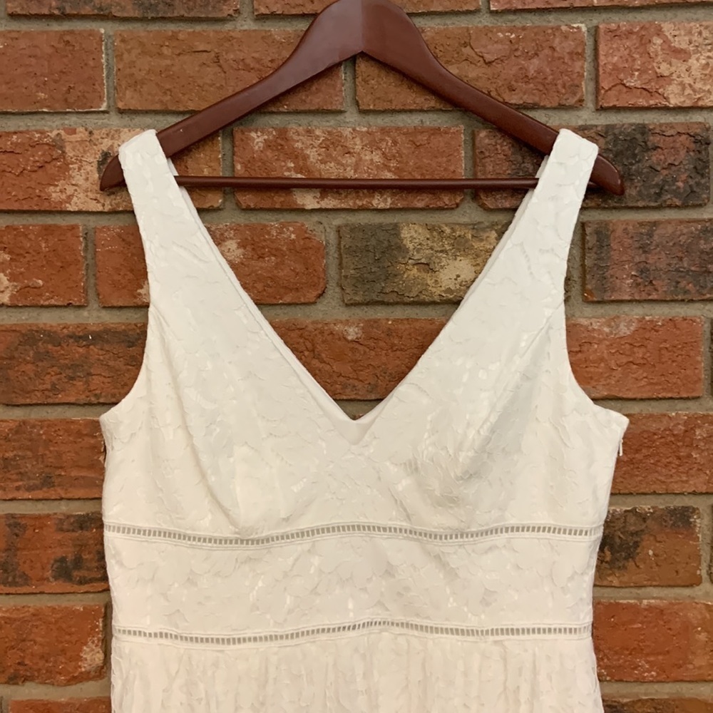 LAST CHANCE! DB Studio White Lace V Neck Bridal Dress - Picture 4 of 11